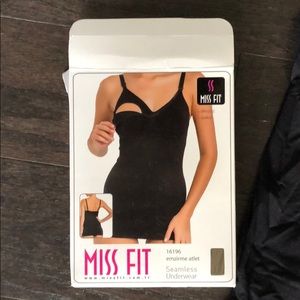 Breast feeding singlet black NWT